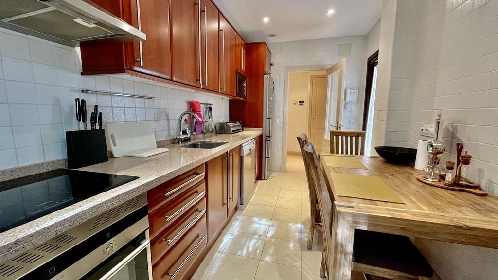 3 bedroom Apartment for sale in Marbella with pool garage - € 975,000 (Ref: 8183667)