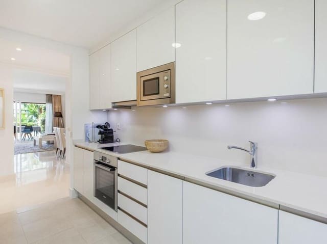 2 Zimmer Apartment zu vermieten in Los Flamingos, Benahavís mit Pool Garage - 2.400 € (Ref: 8186965)