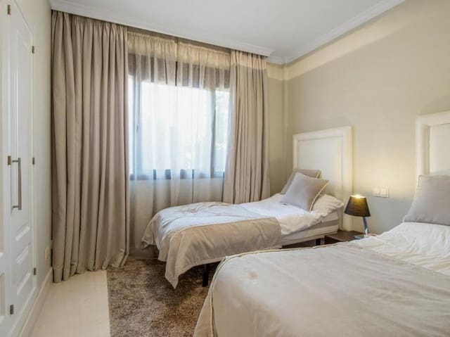 2 Zimmer Apartment zu vermieten in Los Flamingos, Benahavís mit Pool Garage - 2.400 € (Ref: 8186965)