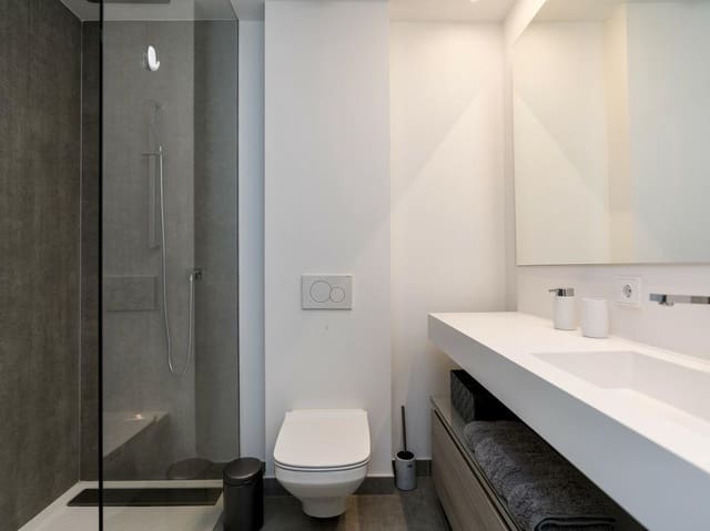 5 camera da letto Villetta Bifamiliare in vendita in Zona de Punta Plata, Estepona con piscina garage - 1.950.000 € (Rif: 8196451)