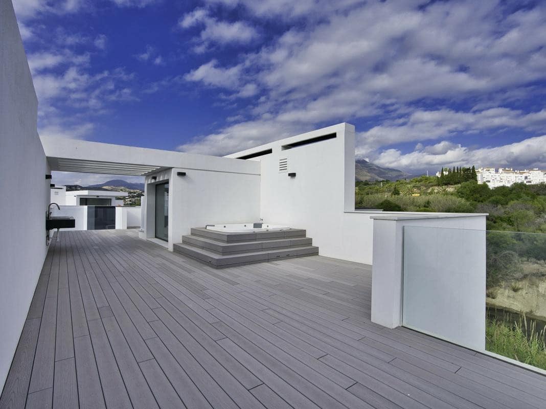 5 soveværelse Semi-Rækkehus til salg i Estepona med swimmingpool garage - € 1.950.000 (Ref: 8196451)