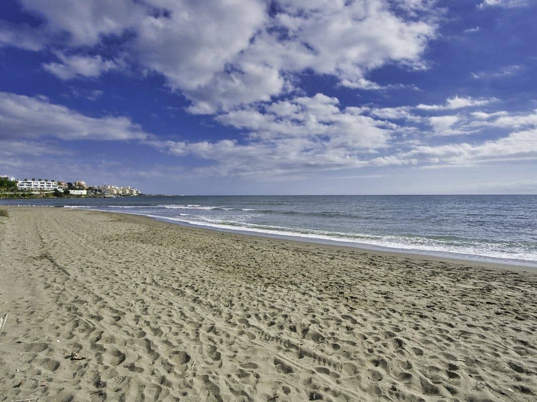 5 soveværelse Semi-Rækkehus til salg i Estepona med swimmingpool garage - € 1.950.000 (Ref: 8196451)