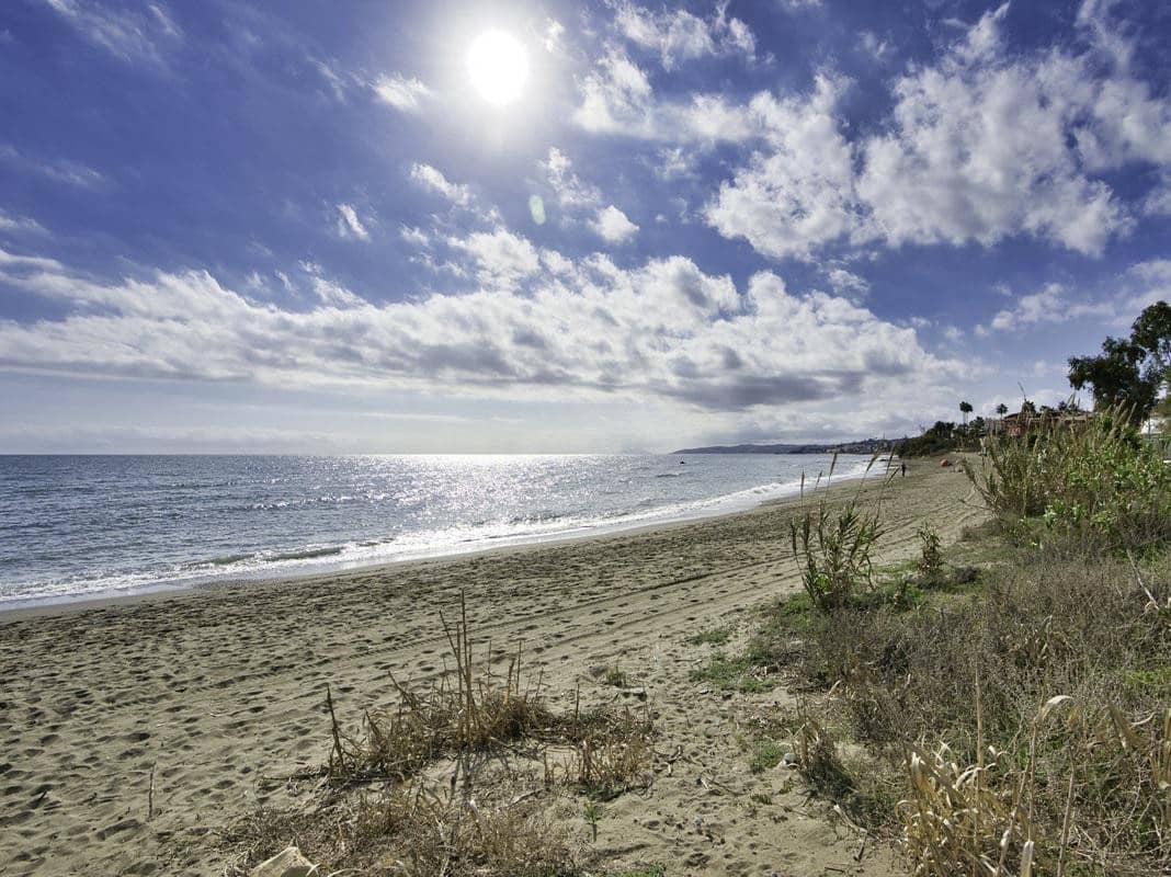 5 soveværelse Semi-Rækkehus til salg i Estepona med swimmingpool garage - € 1.950.000 (Ref: 8196451)