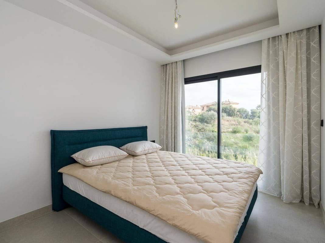 5 soverom Kjedet enebolig til salgs i Estepona med svømmebasseng garasje - € 1 950 000 (Ref: 8196451)