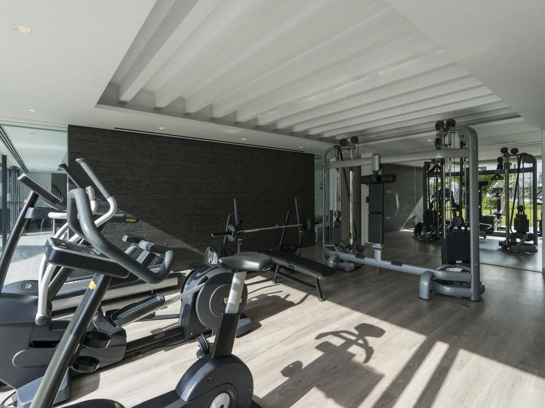 5 soverom Kjedet enebolig til salgs i Estepona med svømmebasseng garasje - € 1 950 000 (Ref: 8196451)