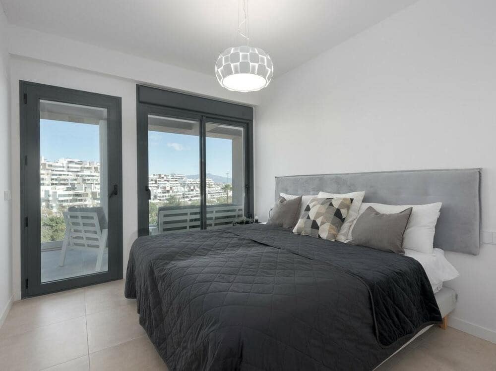 3 soverom Leilighet til salgs i Estepona med svømmebasseng garasje - € 645 000 (Ref: 8210422)