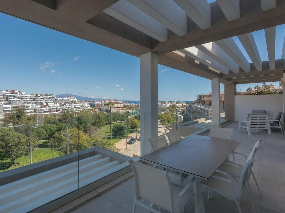 3 soverom Leilighet til salgs i Estepona med svømmebasseng garasje - € 645 000 (Ref: 8210422)
