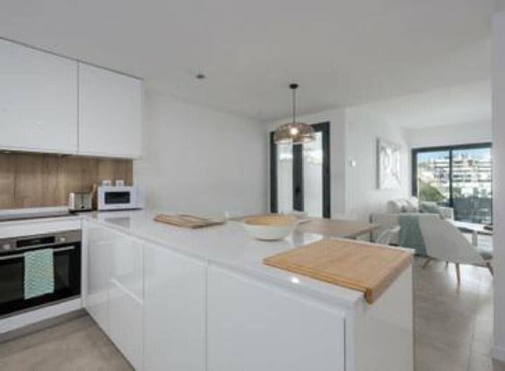 3 soverom Leilighet til salgs i Estepona med svømmebasseng garasje - € 645 000 (Ref: 8210422)