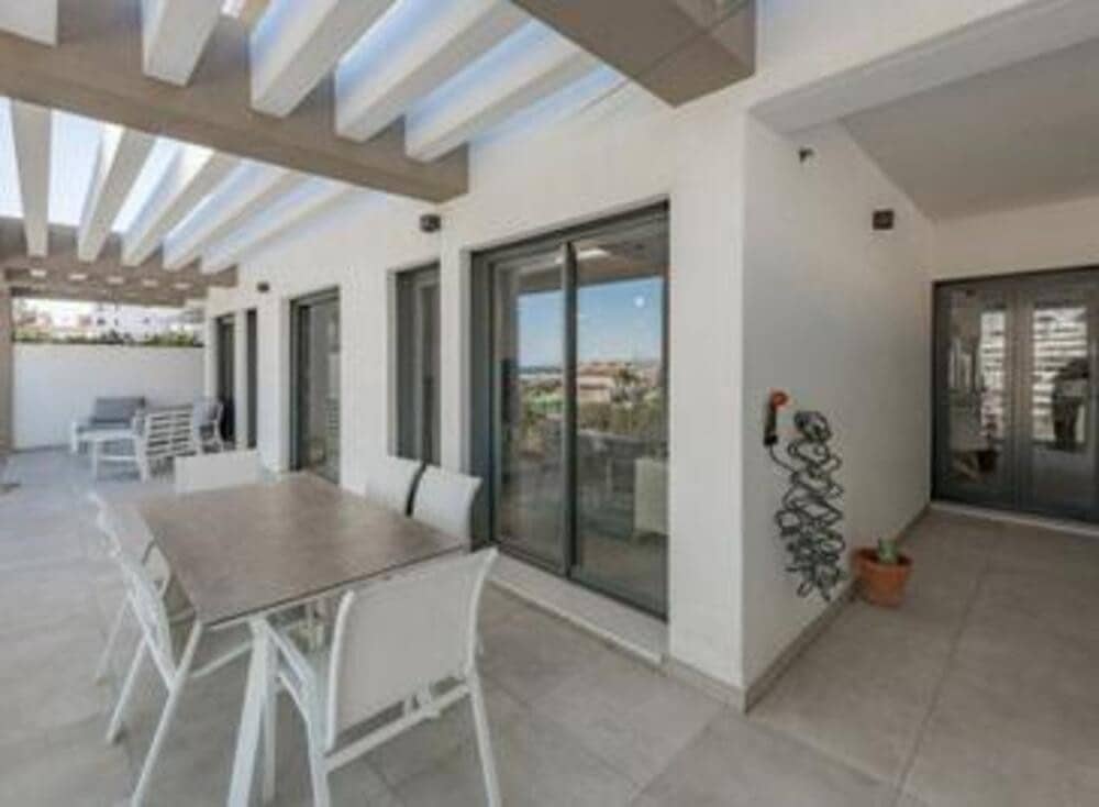 3 soverom Leilighet til salgs i Estepona med svømmebasseng garasje - € 645 000 (Ref: 8210422)