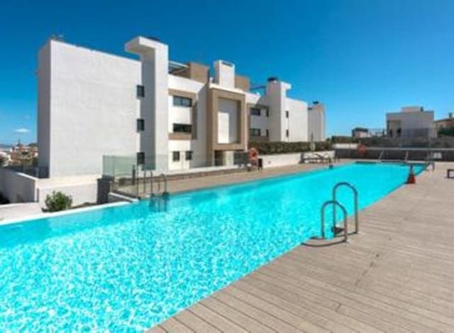 3 sypialnia Apartament na sprzedaż w Puerto de Estepona, Estepona z basenem garażem - 645 000 € (Ref: 8210422)