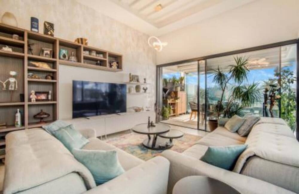 2 sypialnia Penthouse na sprzedaż w Estepona z basenem garażem - 755 000 € (Ref: 8215472)