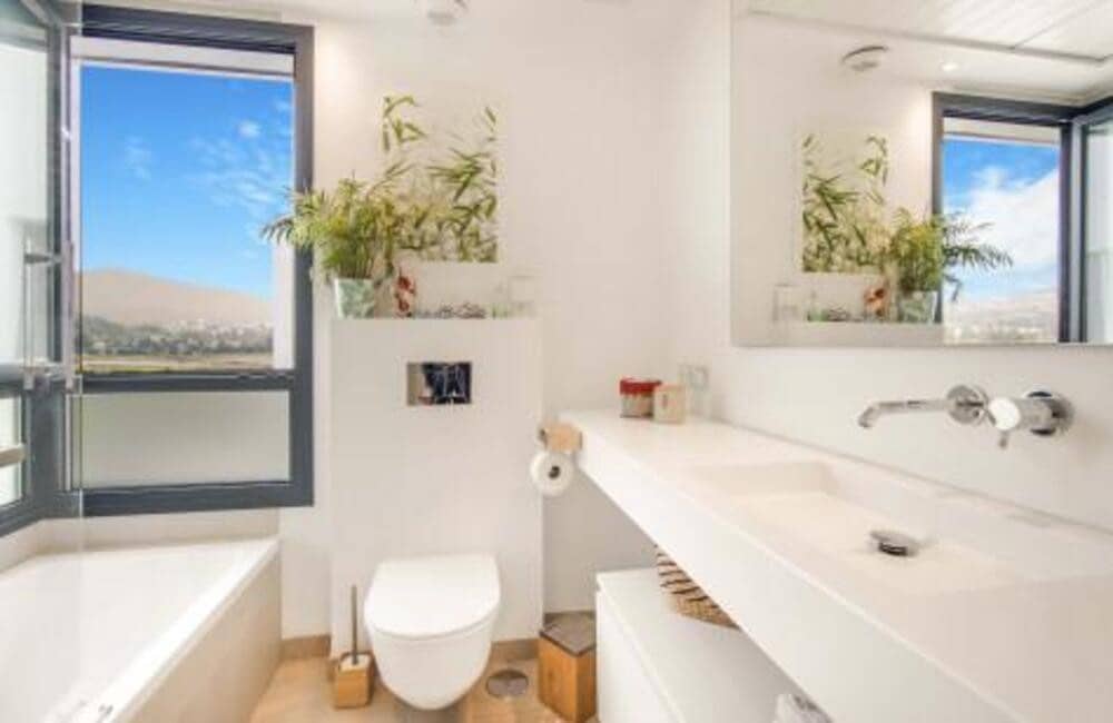 2 sypialnia Penthouse na sprzedaż w Estepona z basenem garażem - 755 000 € (Ref: 8215472)