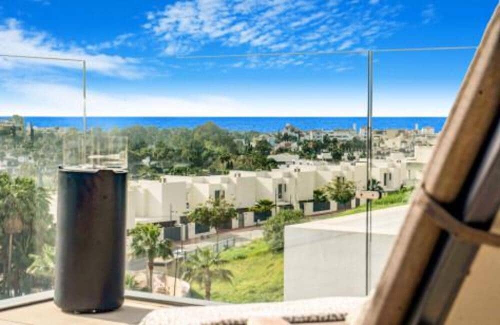 2 sypialnia Penthouse na sprzedaż w Estepona z basenem garażem - 755 000 € (Ref: 8215472)
