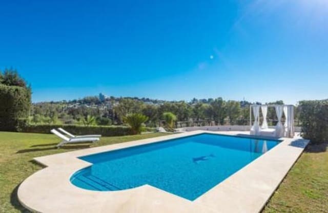 4 bedroom Villa for rent in El Paraiso, Estepona with pool garage - € 10,000 (Ref: 8219808)