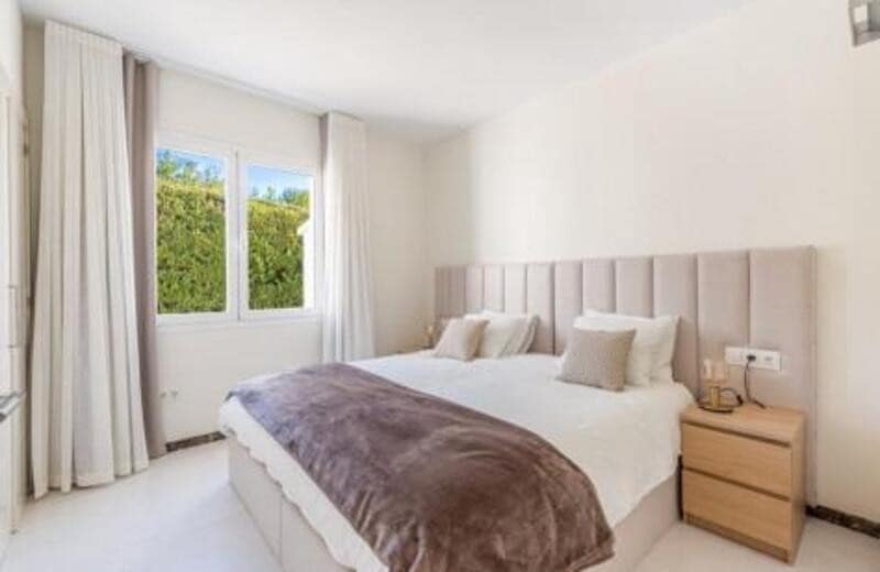 4 slaapkamer Villa te huur in El Paraiso met zwembad garage - € 10.000 (Ref: 8219808)