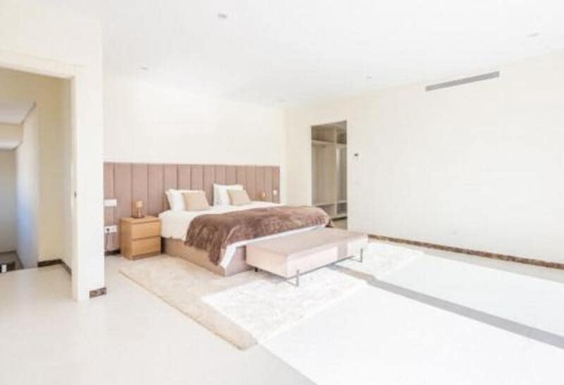 4 slaapkamer Villa te huur in El Paraiso met zwembad garage - € 10.000 (Ref: 8219808)