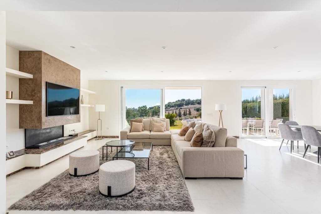 4 slaapkamer Villa te huur in El Paraiso met zwembad garage - € 10.000 (Ref: 8219808)