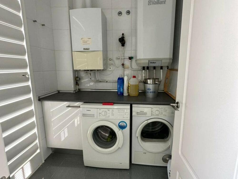 Appartement de 3 chambres à louer à Marbella avec piscine garage - 3 900 € (Ref: 8219809)