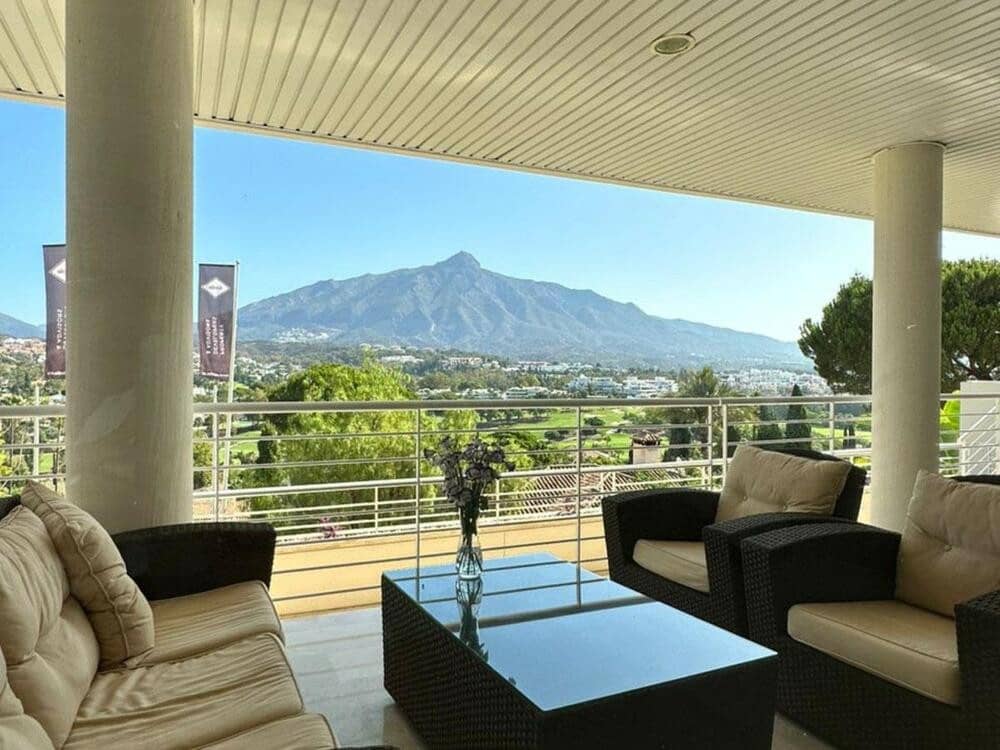 3 bedroom Apartment for rent in Marbella with pool garage - € 3,900 (Ref: 8219809)