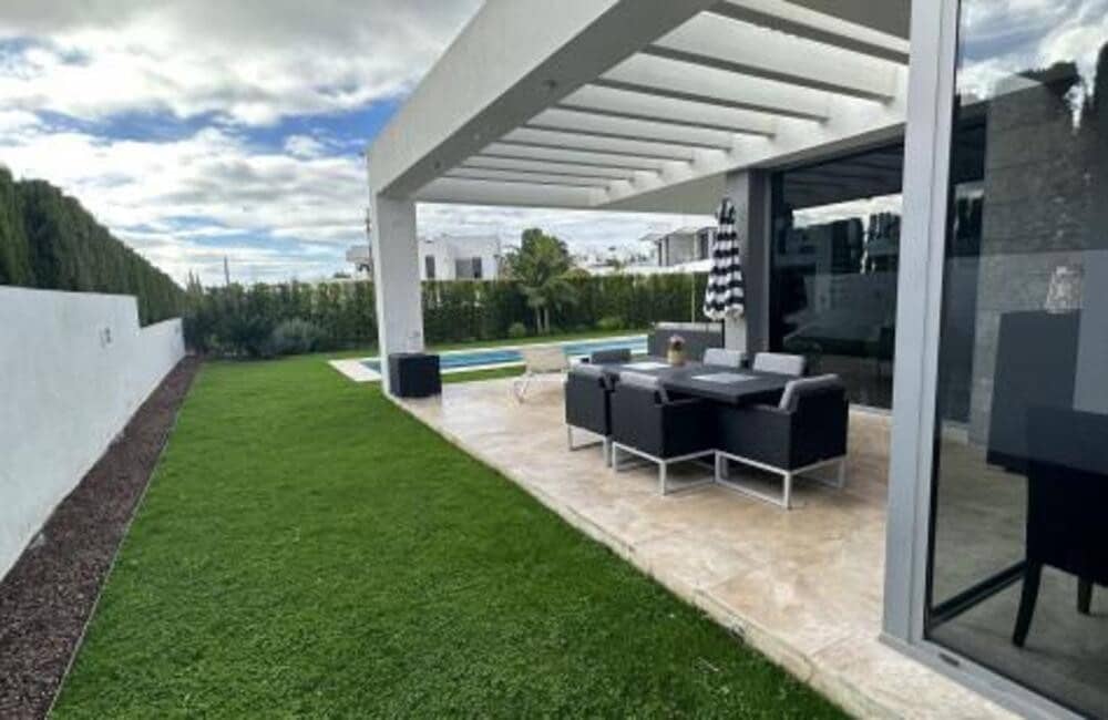 Villa/Maison de 3 chambres à louer à Saladillo-Benamara avec piscine garage - 10 000 € (Ref: 8232588)