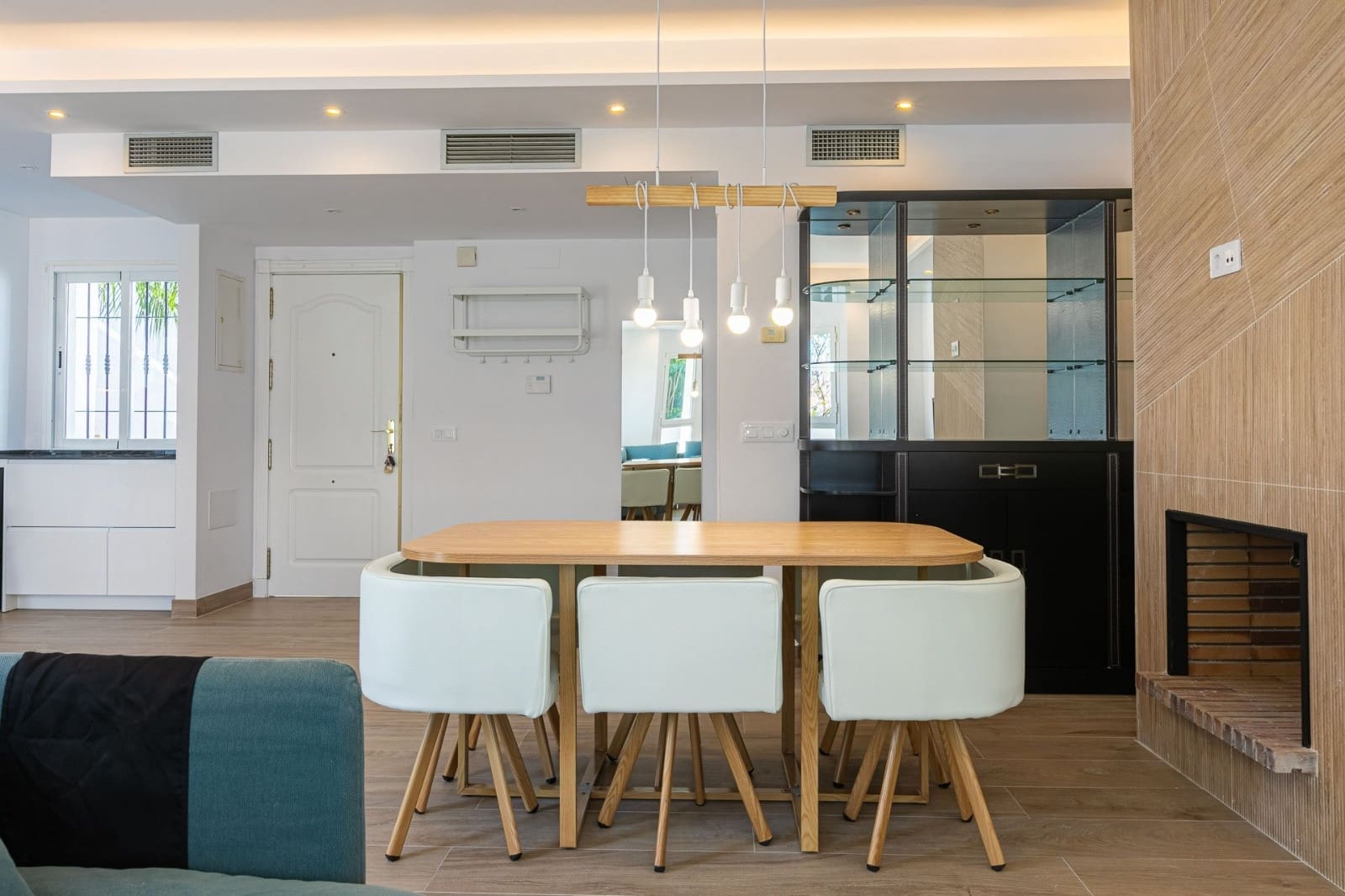 3 sovrum Lägenhet att hyra i Marbella med pool - 3 200 € (Ref: 8232592)