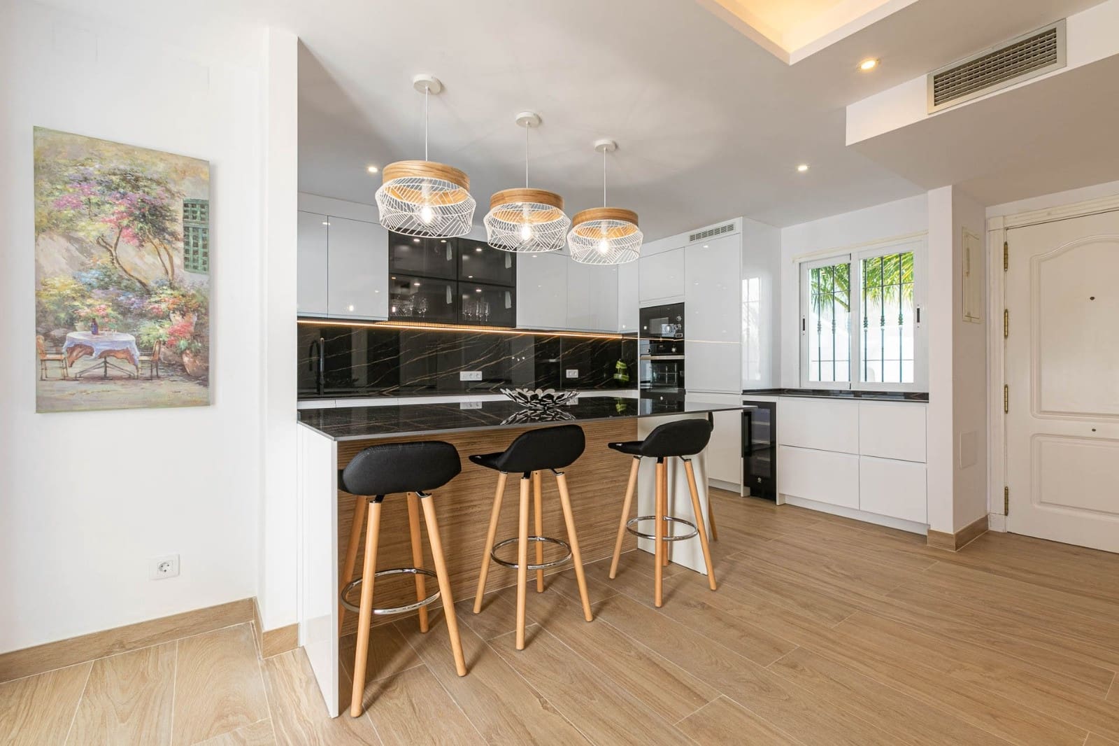 3 sovrum Lägenhet att hyra i Marbella med pool - 3 200 € (Ref: 8232592)