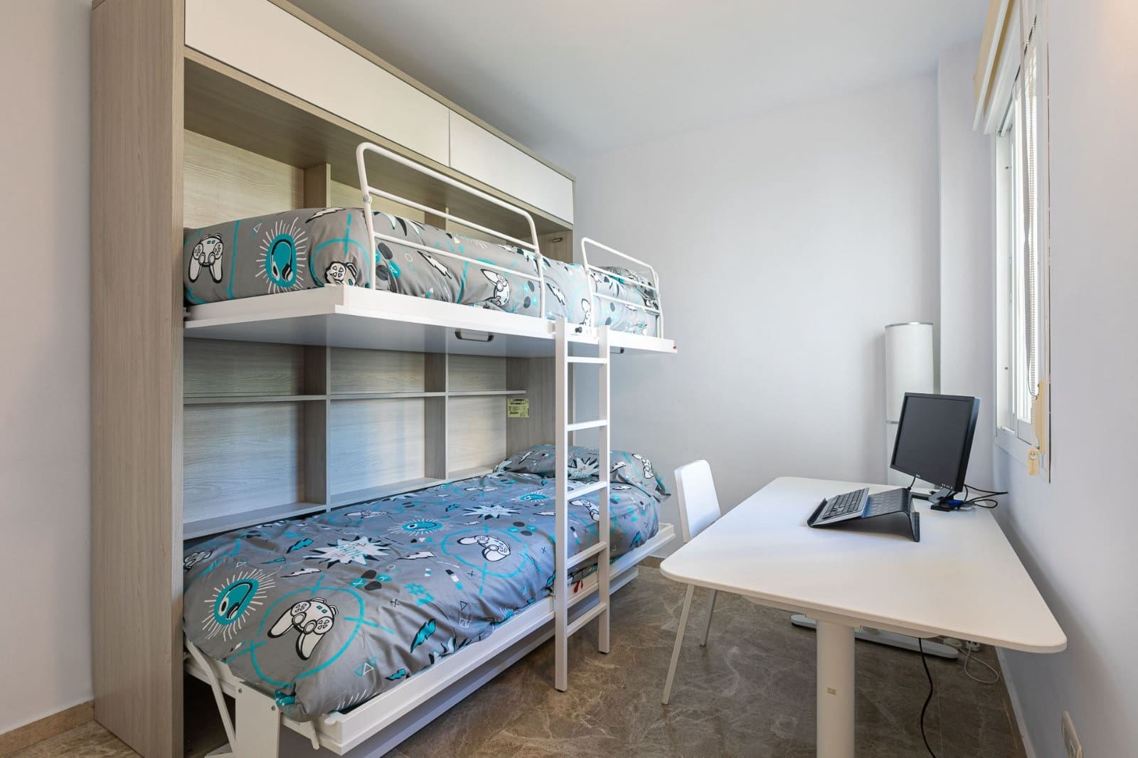 3 sovrum Lägenhet att hyra i Marbella med pool - 3 200 € (Ref: 8232592)