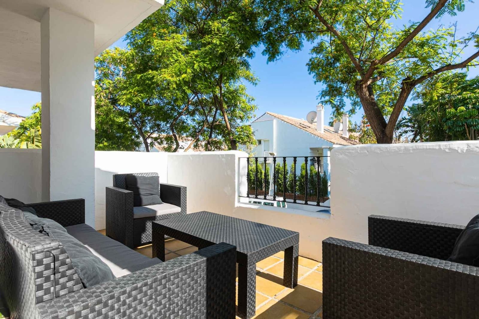 3 sovrum Lägenhet att hyra i Marbella med pool - 3 200 € (Ref: 8232592)