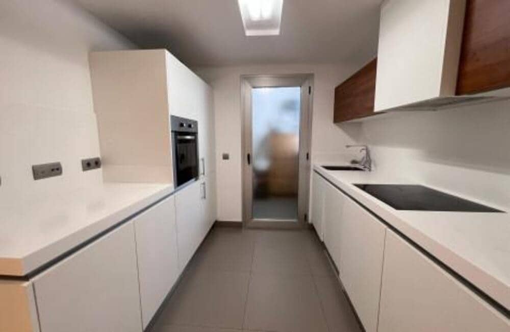 3 sovrum Lägenhet att hyra i San Pedro de Alcantara med pool garage - 2 900 € (Ref: 8255322)