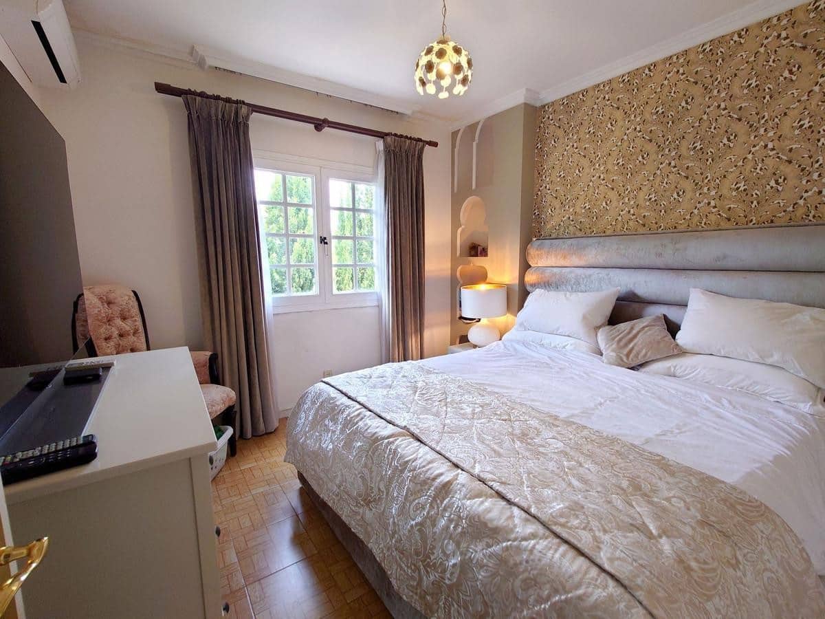 5 sypialnia Willa na kwatery wakacyjne w Marbella z basenem garażem - 8 000 € (Ref: 8258126)