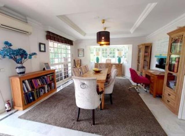 Chalet de 5 habitaciones en Nueva Andalucía Centro, Marbella en alquiler vacacional con piscina garaje - 8.000 € (Ref: 8258126)