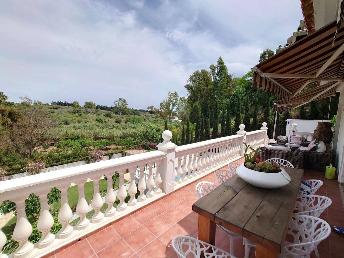 5 sypialnia Willa na kwatery wakacyjne w Marbella z basenem garażem - 8 000 € (Ref: 8258126)