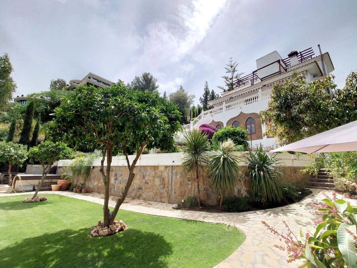 5 sypialnia Willa na kwatery wakacyjne w Marbella z basenem garażem - 8 000 € (Ref: 8258126)