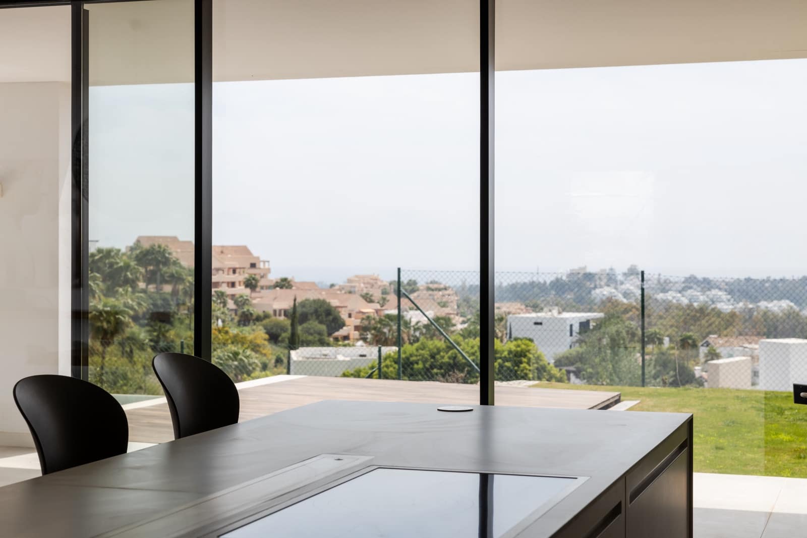 5 sypialnia Willa na sprzedaż w Benahavis z basenem garażem - 2 700 000 € (Ref: 8258128)