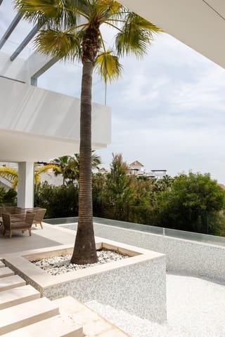 5 sypialnia Willa na sprzedaż w El Paraíso, Benahavís z basenem garażem - 2 700 000 € (Ref: 8258128)