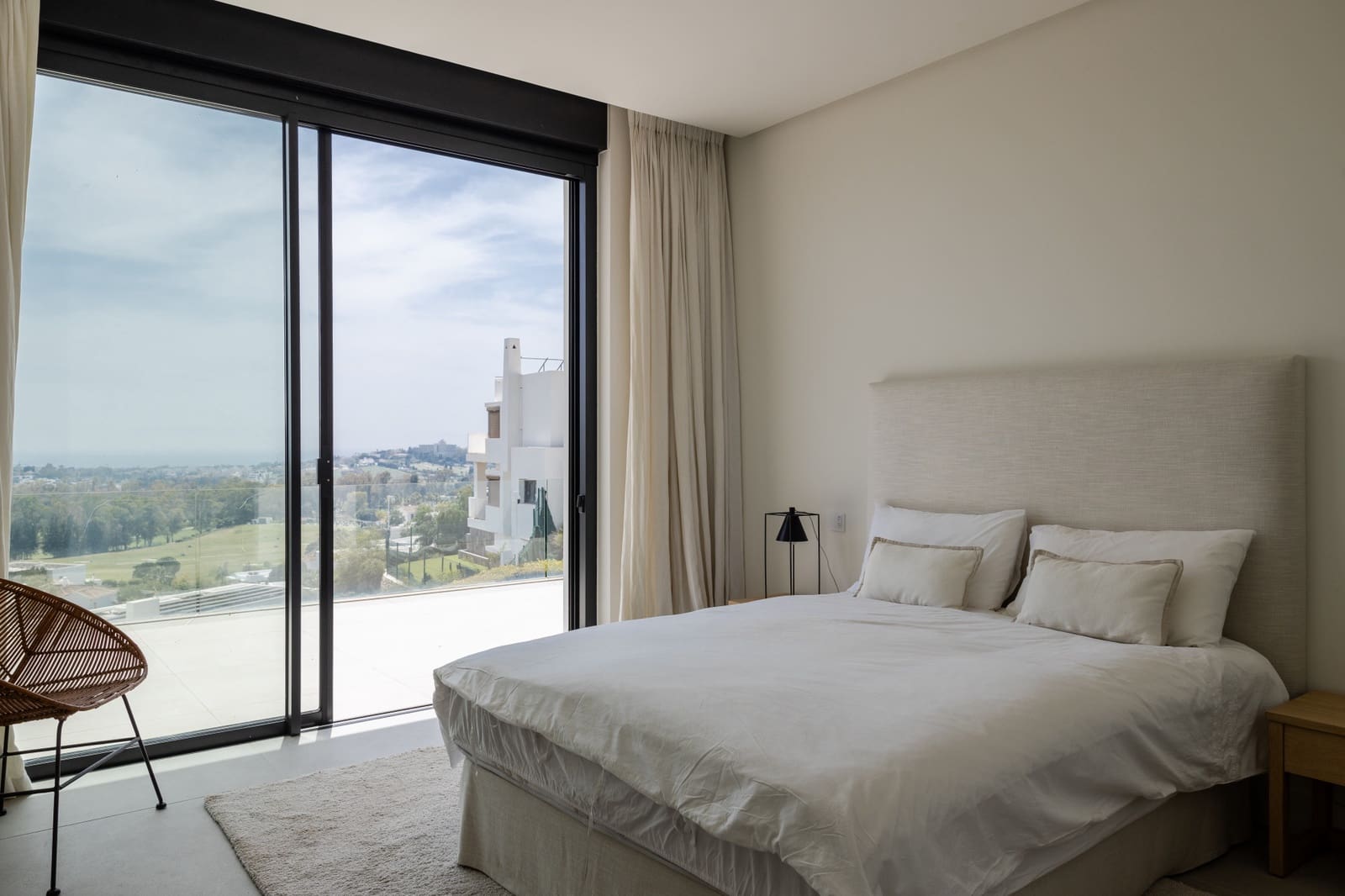 5 sypialnia Willa na sprzedaż w Benahavis z basenem garażem - 2 700 000 € (Ref: 8258128)