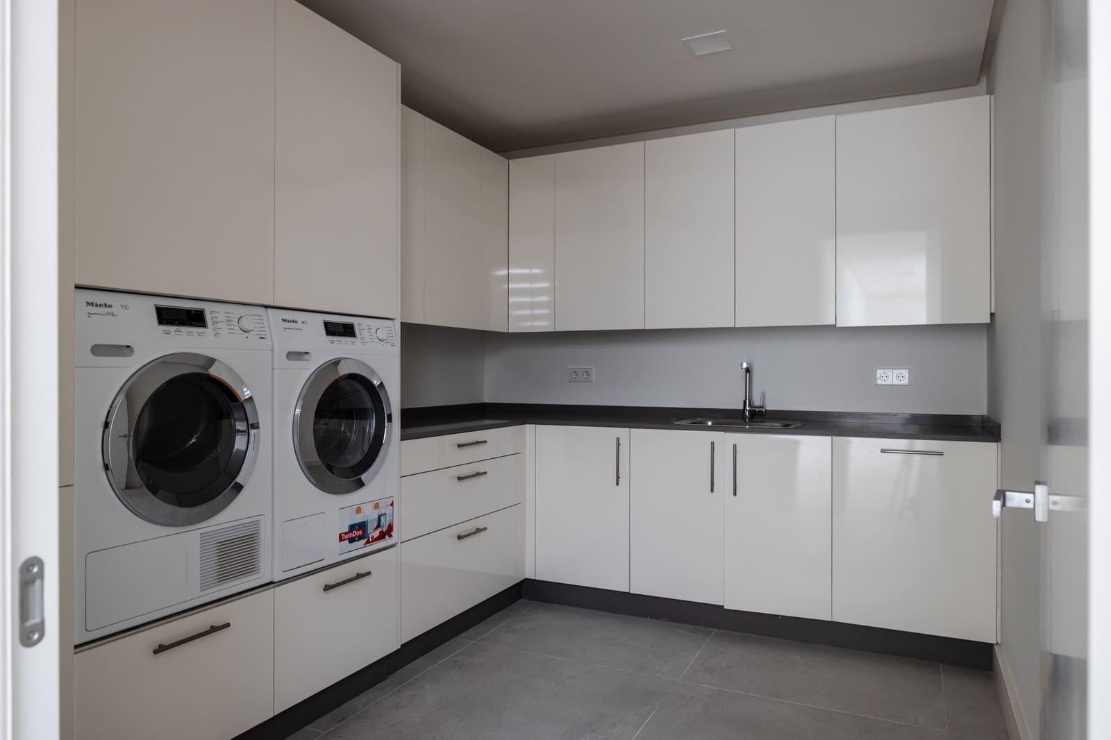 5 sypialnia Willa na sprzedaż w Benahavis z basenem garażem - 2 700 000 € (Ref: 8258128)