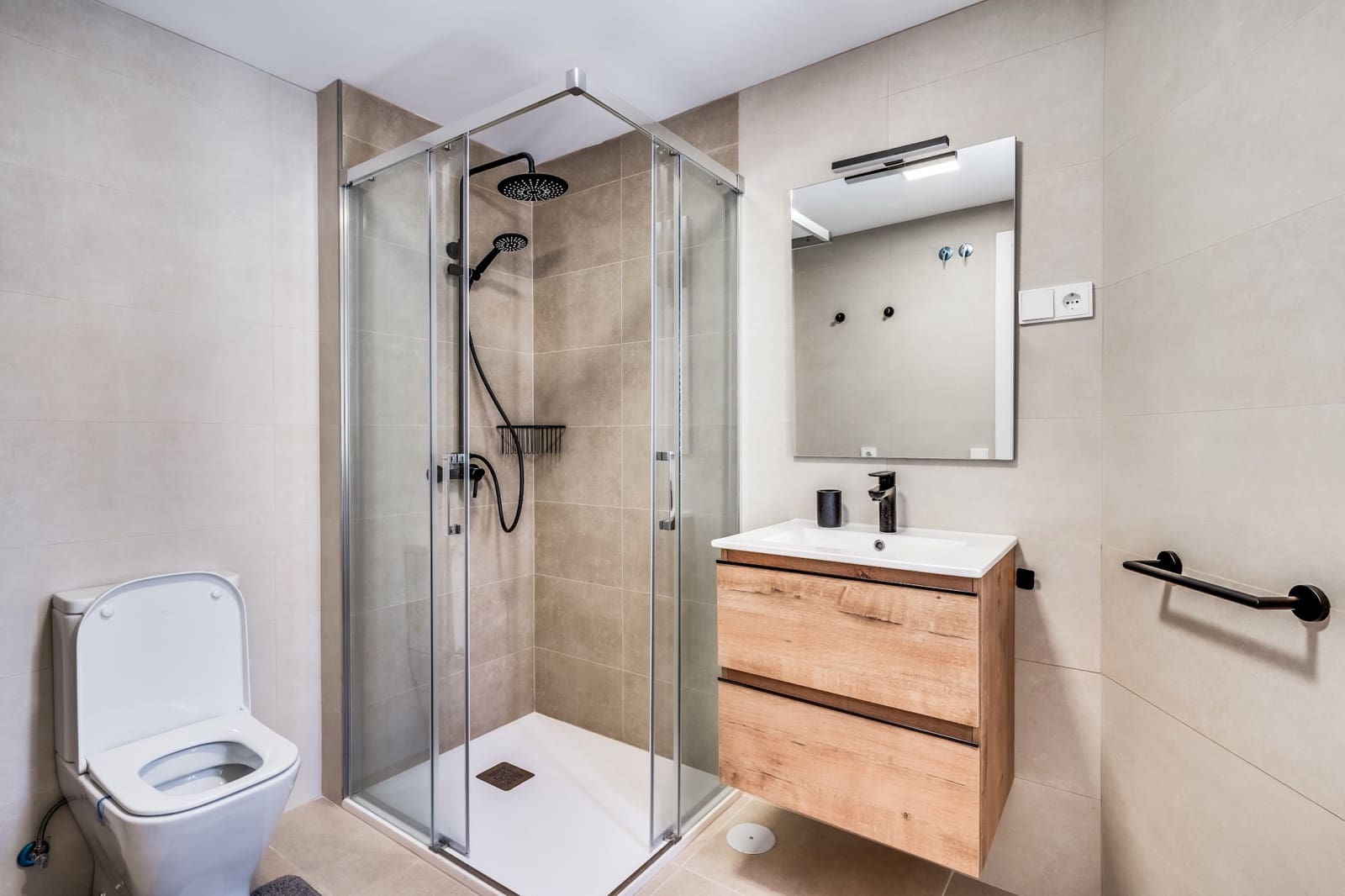 3 quarto Casa em Banda para arrendar em El Paraiso com piscina garagem - 3 200 € (Ref: 8267451)