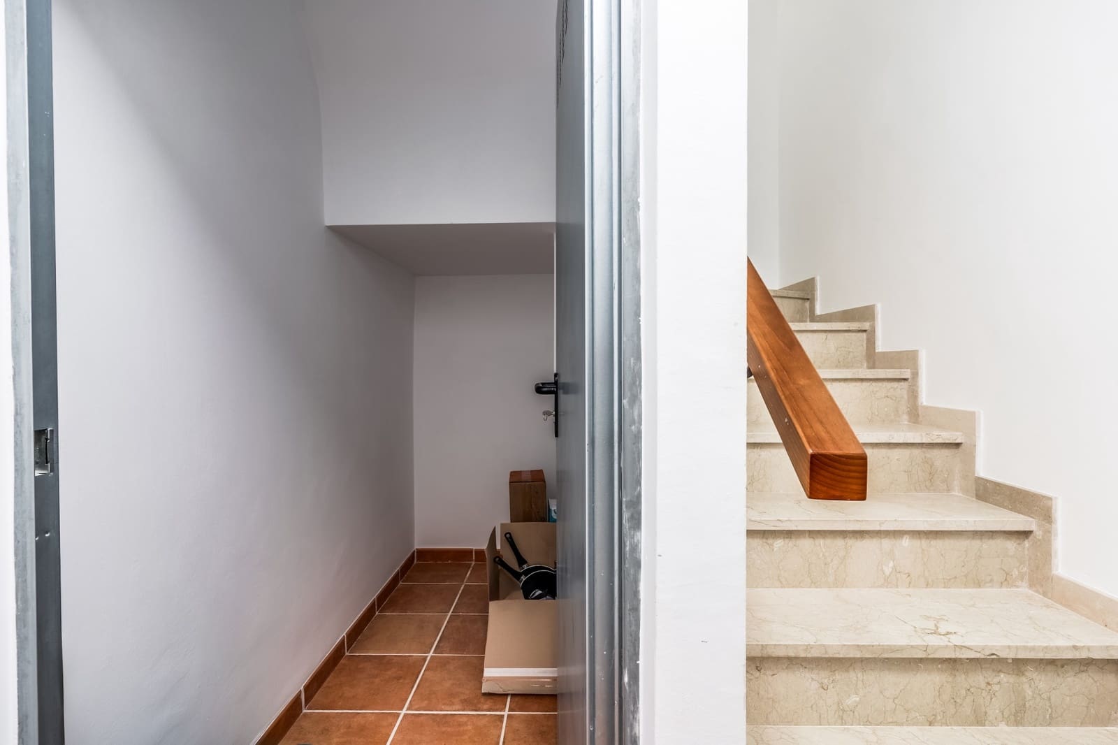 3 quarto Casa em Banda para arrendar em El Paraiso com piscina garagem - 3 200 € (Ref: 8267451)