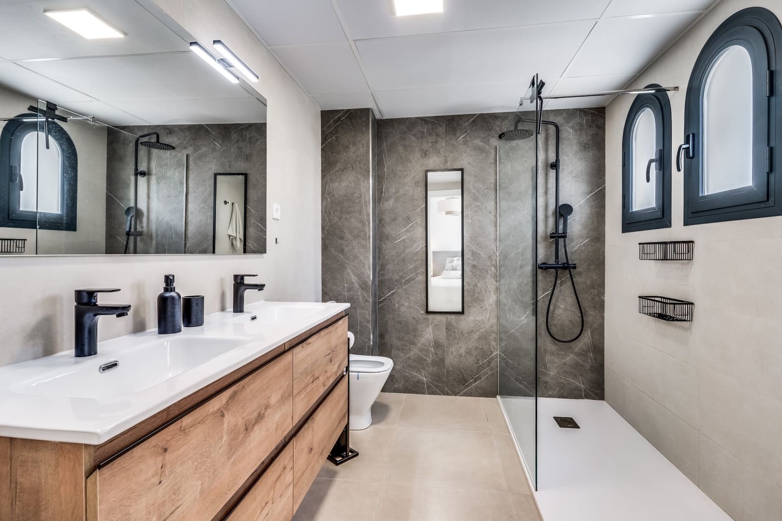 3 quarto Casa em Banda para arrendar em El Paraiso com piscina garagem - 3 200 € (Ref: 8267451)