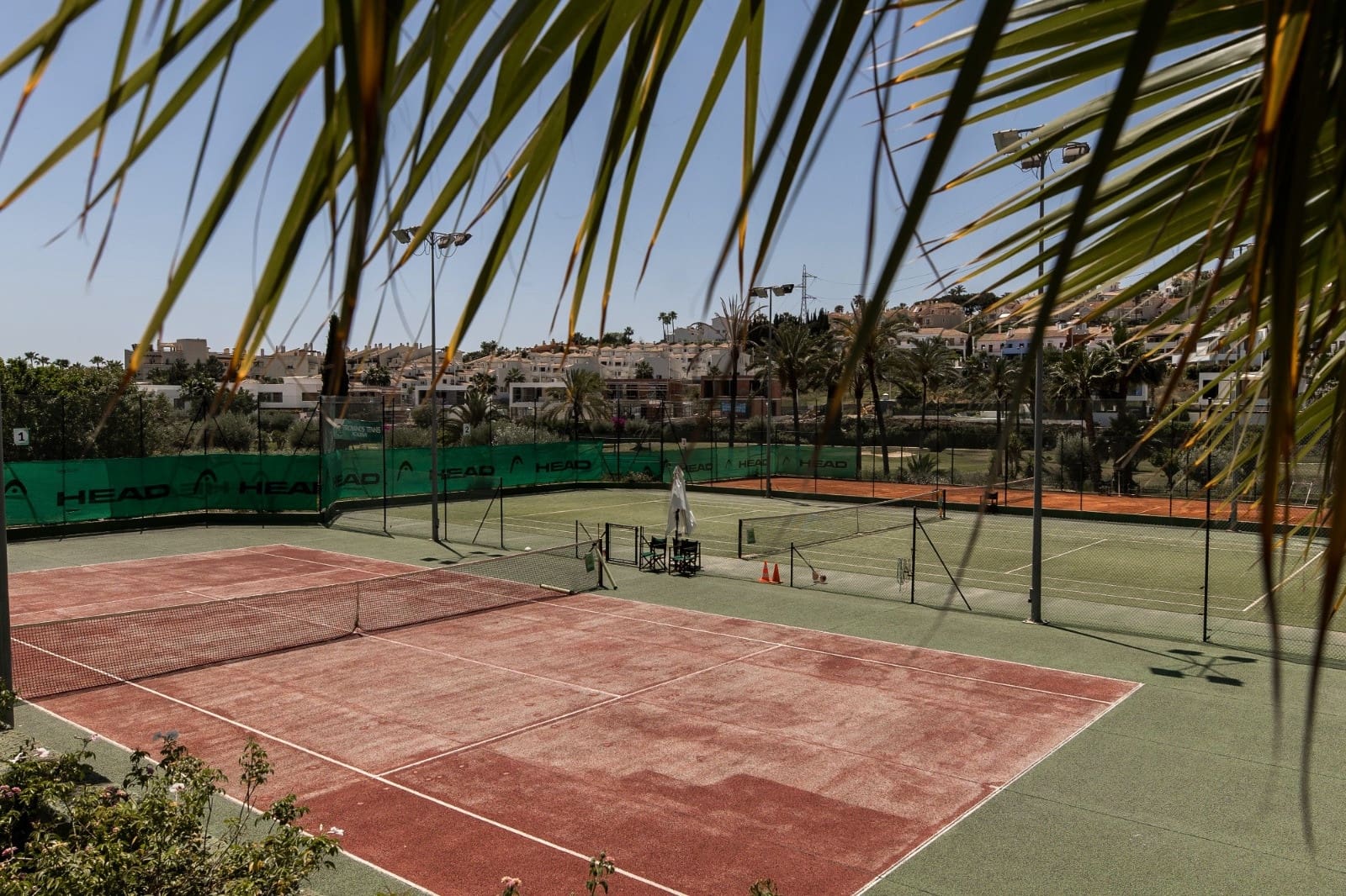 3 quarto Casa em Banda para arrendar em El Paraiso com piscina garagem - 3 200 € (Ref: 8267451)