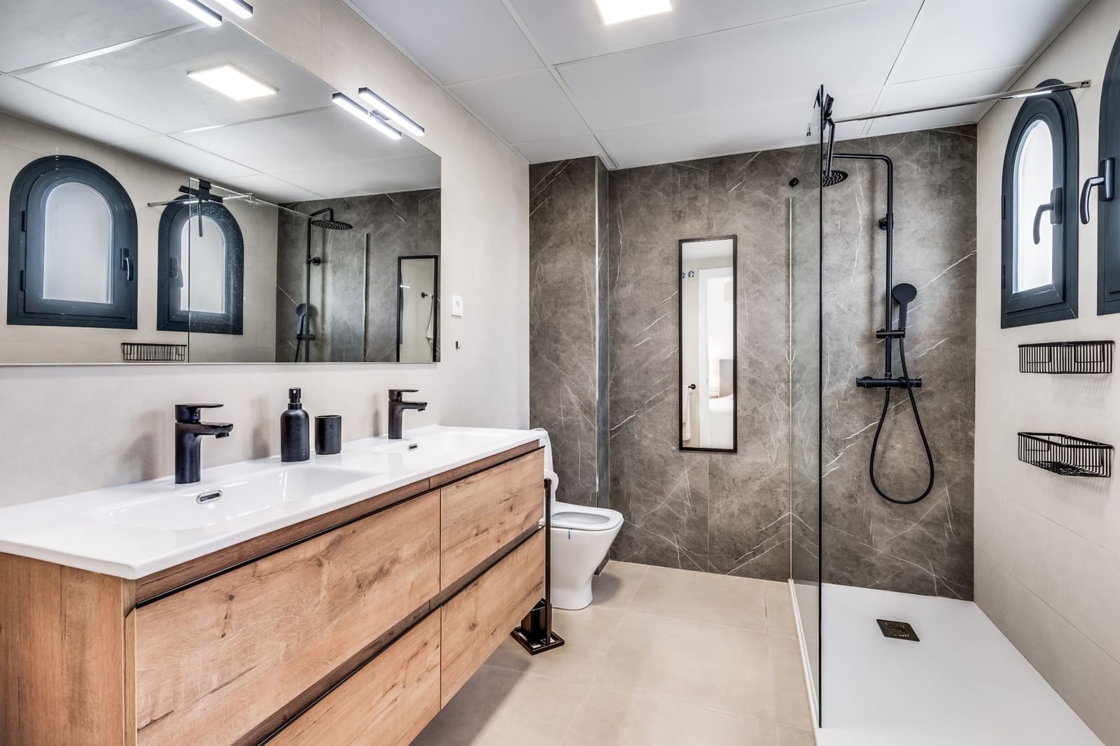 3 quarto Casa em Banda para arrendar em El Paraiso com piscina garagem - 3 200 € (Ref: 8267451)