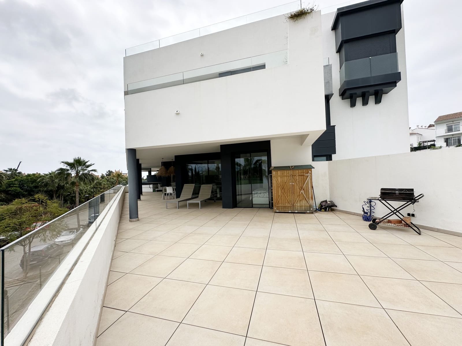 3 soveværelse Lejlighed til salg i Estepona med swimmingpool garage - € 750.000 (Ref: 8286366)