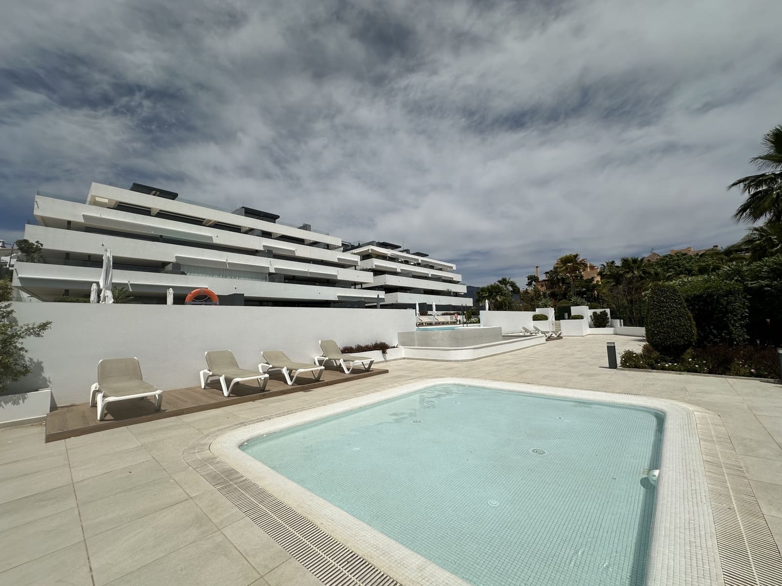 3 soveværelse Lejlighed til salg i Estepona med swimmingpool garage - € 750.000 (Ref: 8286366)