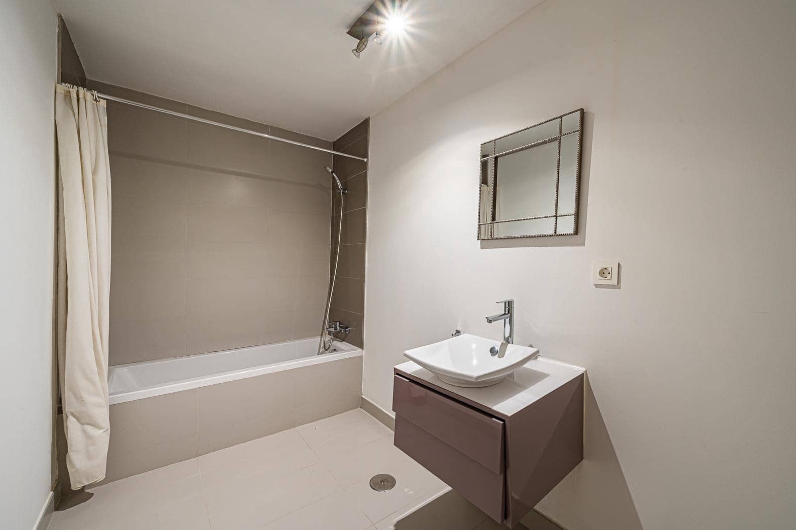 6 sypialnia Willa na kwatery wakacyjne w Nueva Andalucia z basenem garażem - 7 700 € (Ref: 8286369)