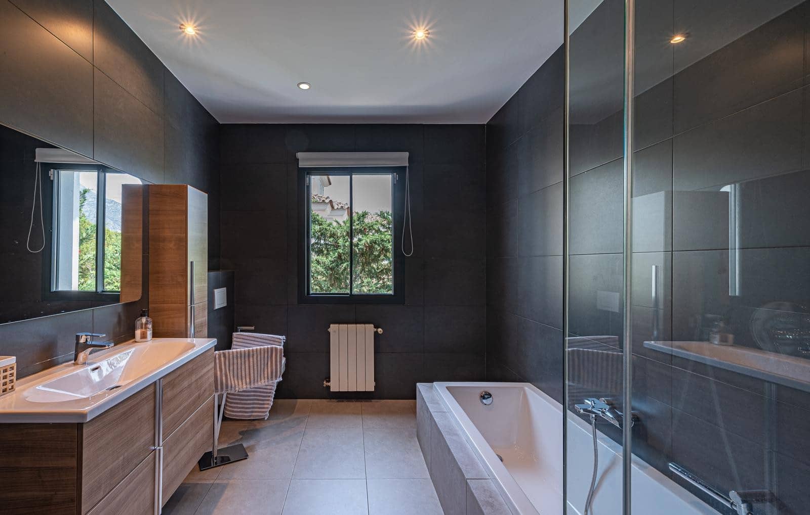 6 sypialnia Willa na kwatery wakacyjne w Nueva Andalucia z basenem garażem - 7 700 € (Ref: 8286369)