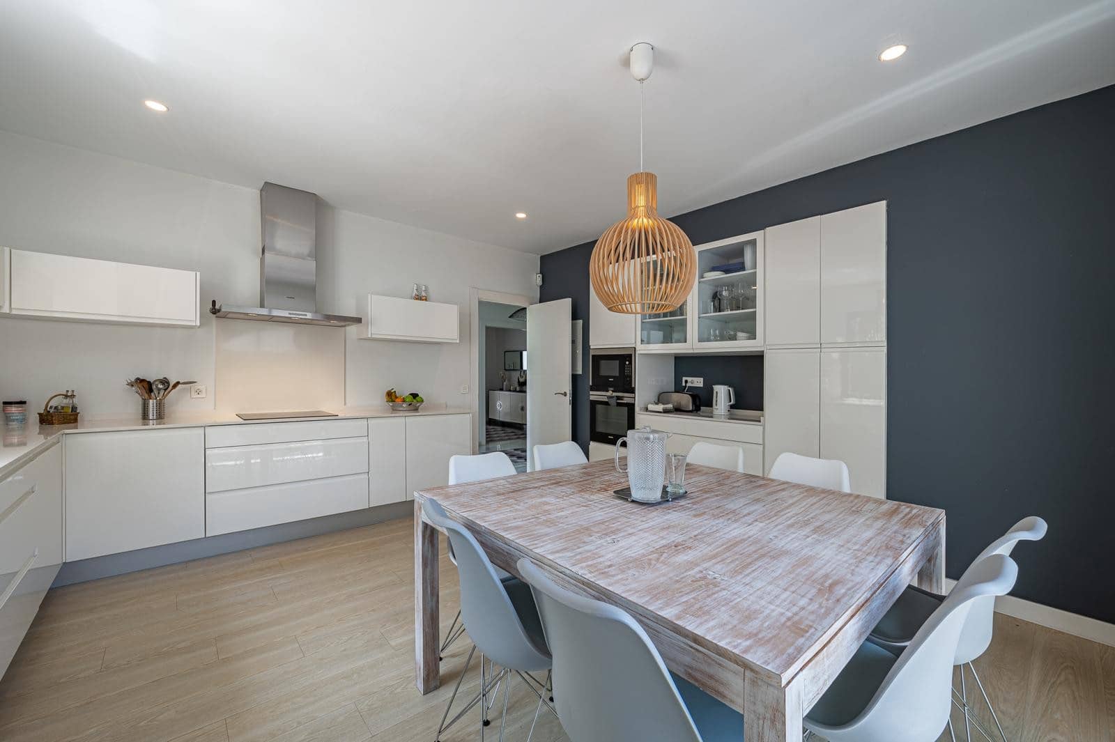 6 sypialnia Willa na kwatery wakacyjne w Nueva Andalucia z basenem garażem - 7 700 € (Ref: 8286369)