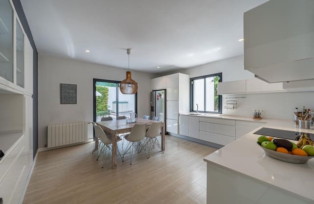 6 camera da letto Villa da affitare come casa vacanza in Nueva Andalucia, Marbella con piscina garage - 7.700 € (Rif: 8286369)