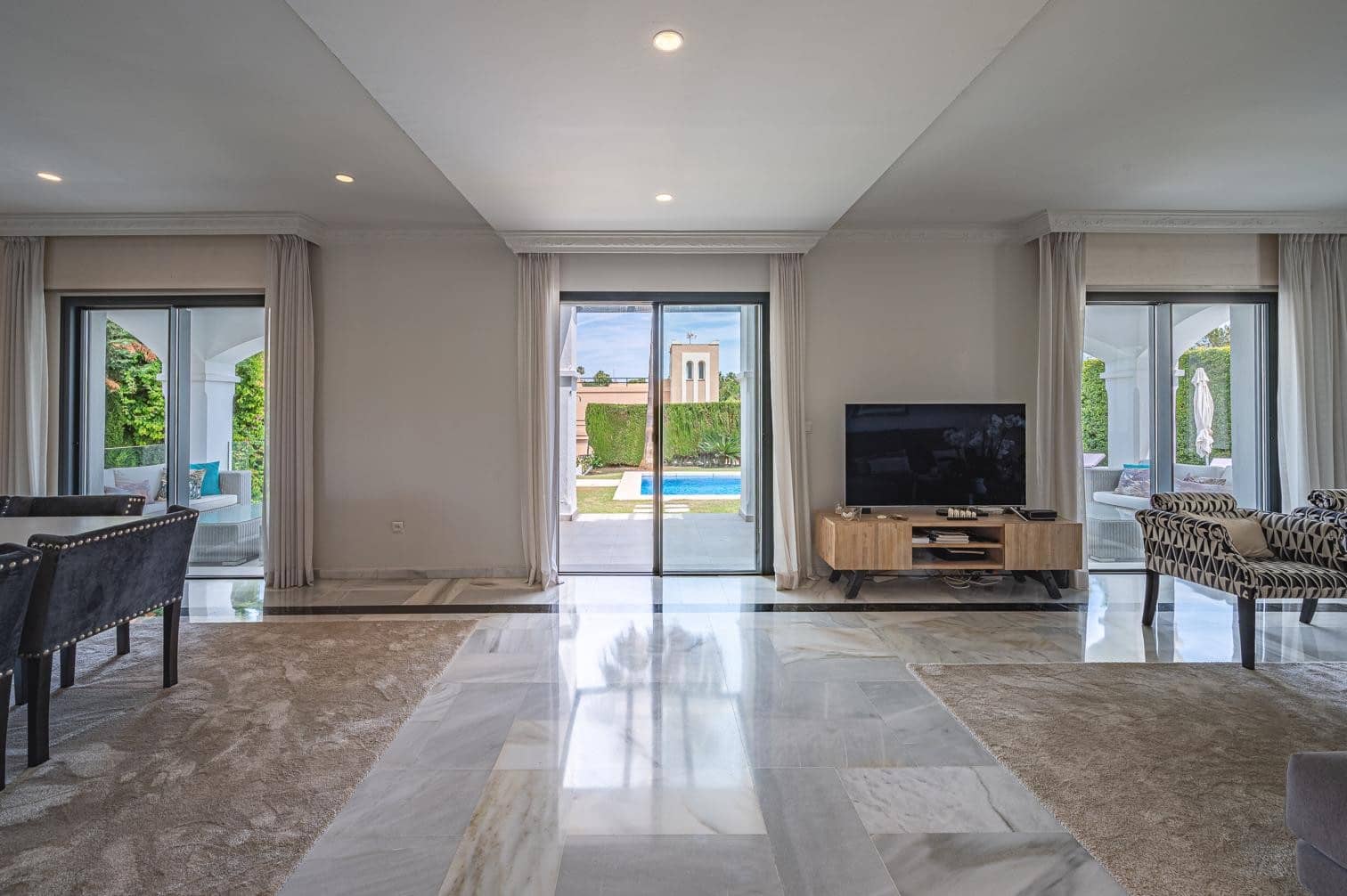 Villa/Maison de 6 chambres de location de vacances à Nueva Andalucia avec piscine garage - 7 700 € (Ref: 8286369)
