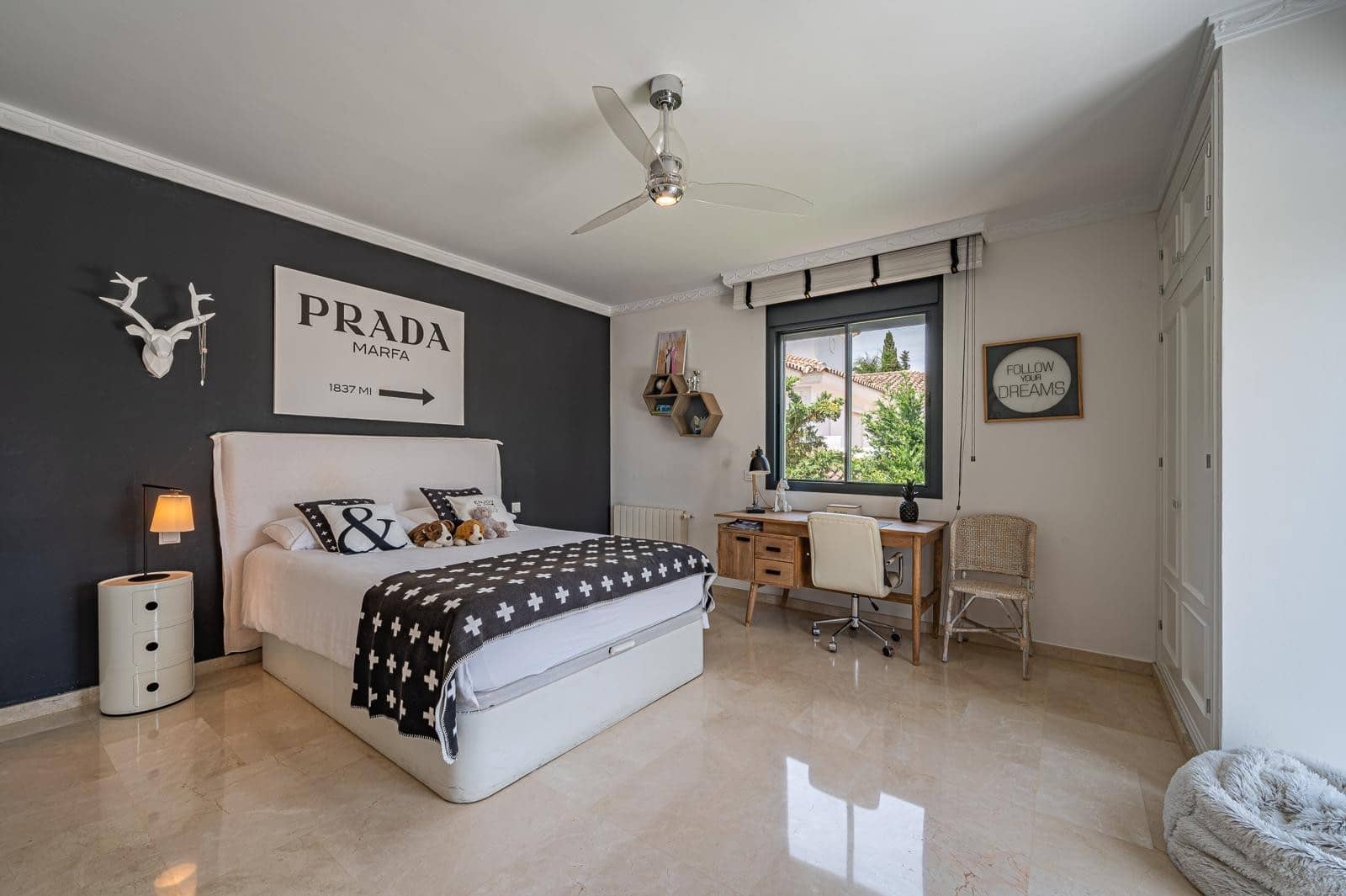 Villa/Maison de 6 chambres de location de vacances à Nueva Andalucia avec piscine garage - 7 700 € (Ref: 8286369)